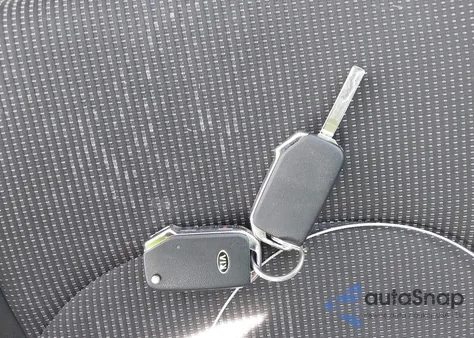 2019 Kia Forte Lxs z USA, uszkodzony, nr VIN 3KPF24AD2KE115108